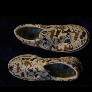 Vans Kids Slip-On Sneakers in Beige with Dog & Bone Print